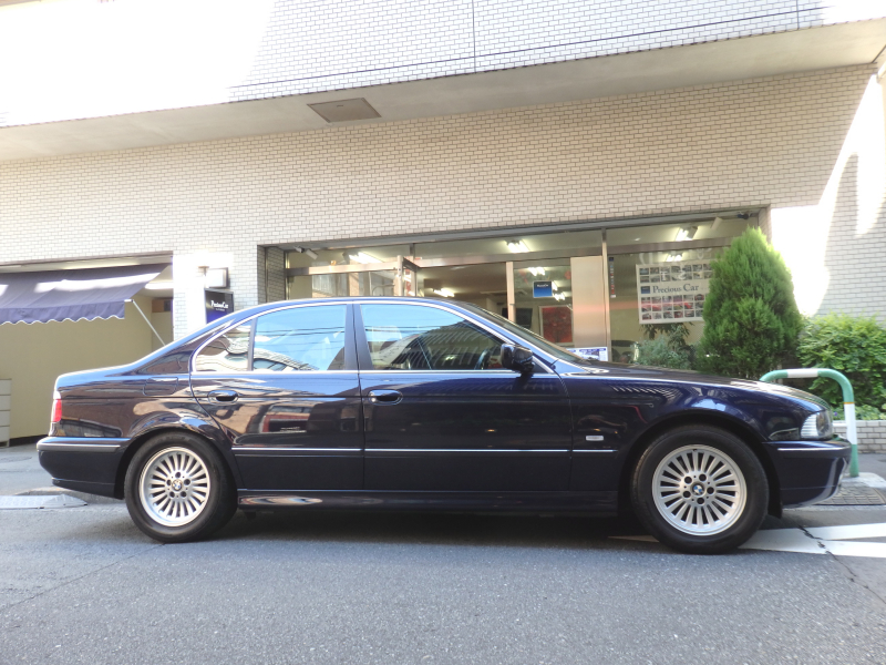 BMW 5シリーズ E39型 528i HighLine 5AT OneOwner Blackleather-Interior FullNormal  built-inGarage 中古車 情報 | マックス倶楽部 池袋ショールーム